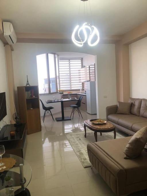 Cozy 1-Bedroom Flat, Beachside Durrës Eksteriør billede